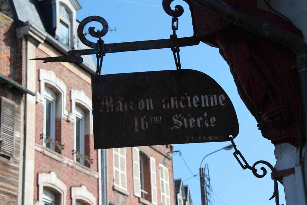 Les Capucines Bed & Breakfast Abbeville Exterior photo